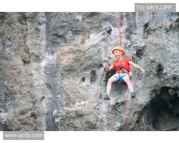 上海攀岩队的阵地战揭秘与攀岩热点的深度分析与展望 上海攀岩队的阵地战揭秘与攀岩热点的深度分析与展望